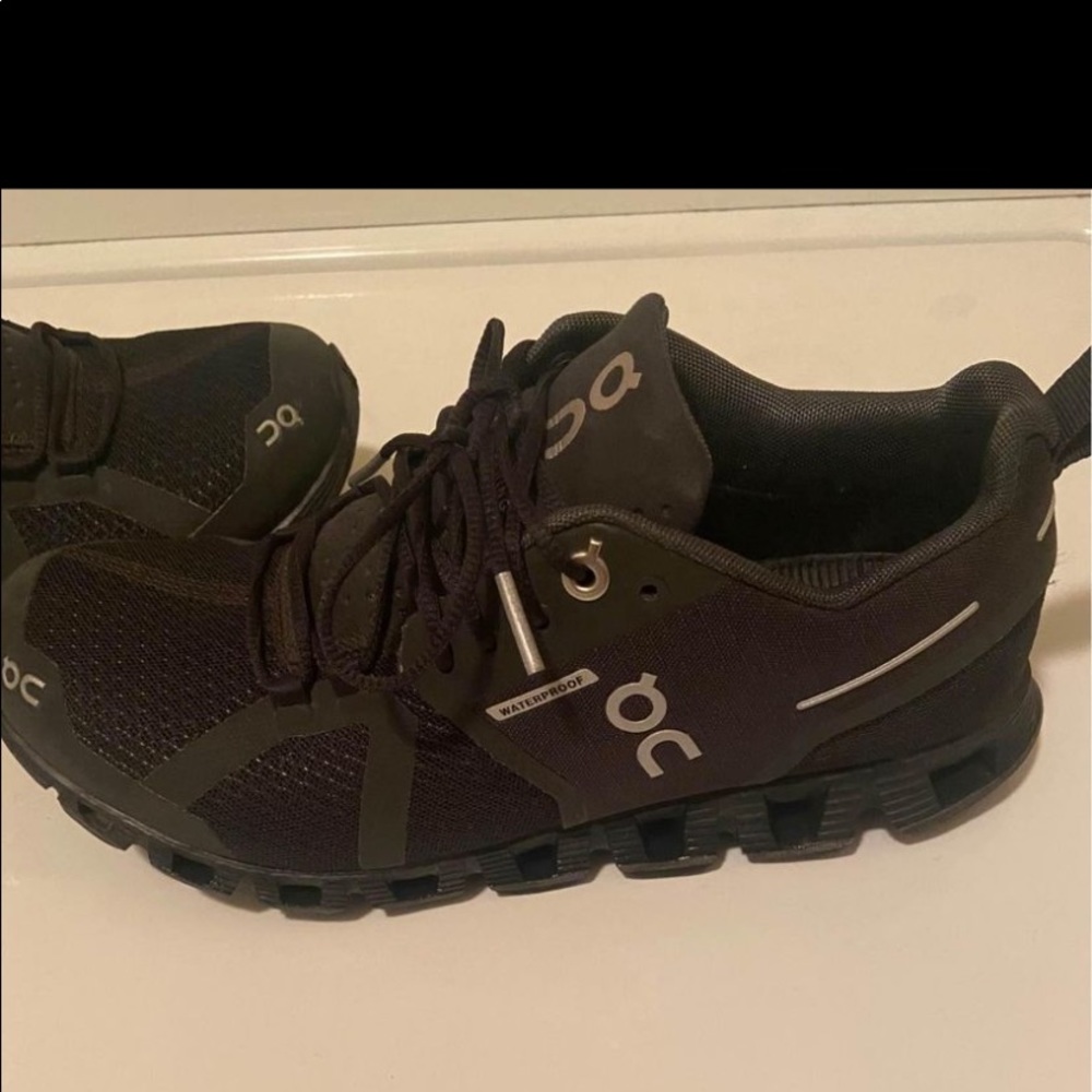 Like new condition oncloud shoes for women
